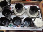 kop en schotels, melkkan, suikerpot bruin, Antiek en Kunst, Antiek | Keramiek en Aardewerk, Ophalen of Verzenden