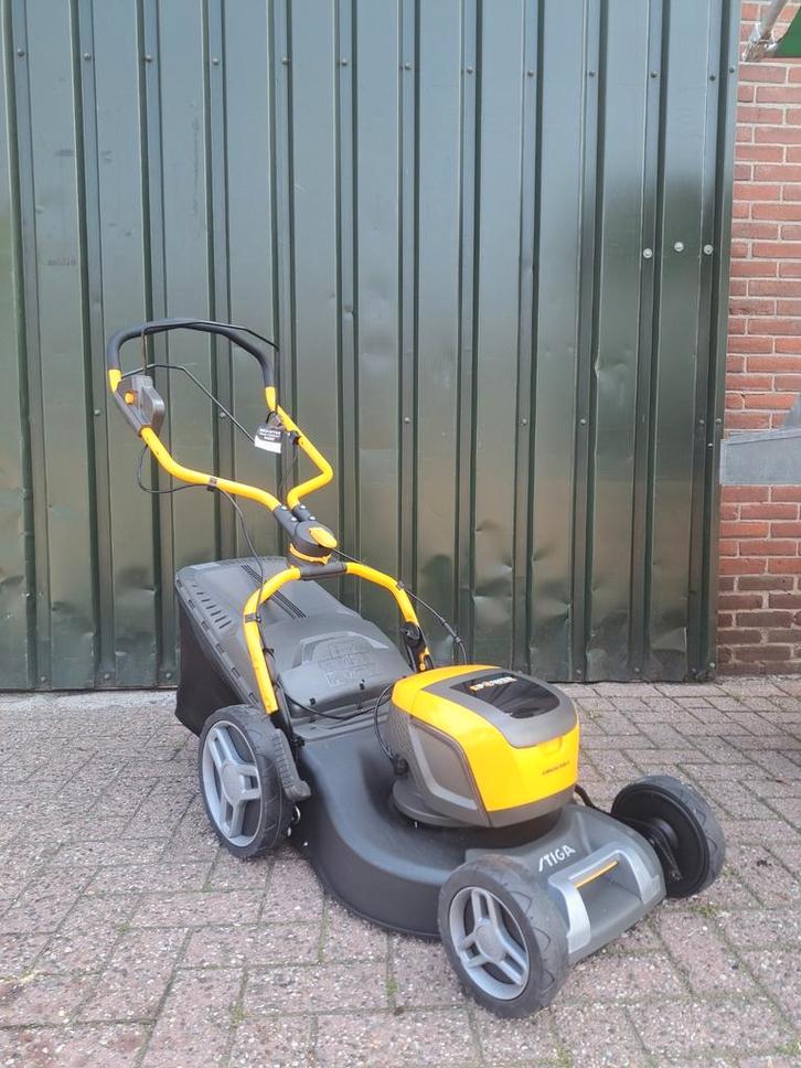 Stiga Collector 548e Kit. Accu grasmaaier, Tuin en Terras, Grasmaaiers, Zo goed als nieuw, Accu-grasmaaier, 40 t/m 49 cm, Cirkelmaaier
