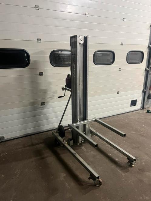 Te huur montage lift, Doe-het-zelf en Verbouw, Lieren en Takels, Zo goed als nieuw, Ophalen of Verzenden