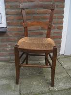 oude stoel met gave biezen zitting, Ophalen