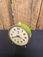 Vintage Appelgroene Wekker - Werkend!, Antiek en Kunst, Antiek | Klokken, Ophalen of Verzenden