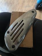 Vespa 4t uitlaat hitte schild - prima staat, Fietsen en Brommers, Brommeronderdelen | Scooters, Ophalen, Zo goed als nieuw, Uitlaat