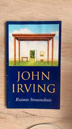 Ruimte binnenshuis - John Irving, Ophalen of Verzenden, Gelezen