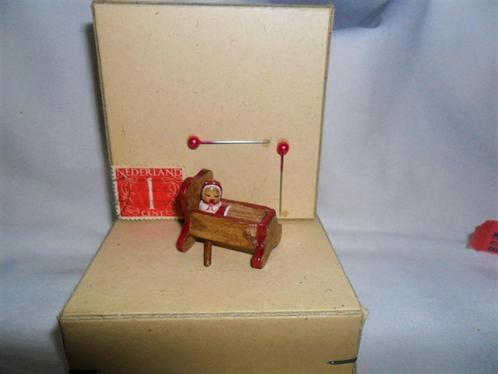 oud houten poppenbedje poppenhuis popje miniatuur speelgoed, Verzamelen, Poppenhuizen en Toebehoren, Poppenhuis, Verzenden
