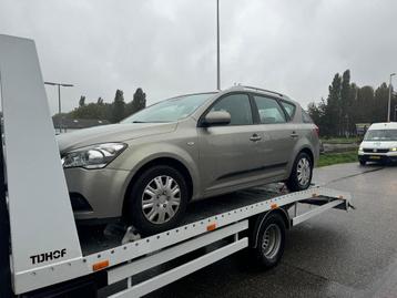 AUTOGROOTHANDEL S GRAVENHAGE KOOPT GRAAG UW BUS OF AUTO  beschikbaar voor biedingen