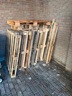 Gratis afhalen 11 pallets en plafondplaten met gat, Doe-het-zelf en Verbouw, Hout en Planken, Verzenden, Zo goed als nieuw