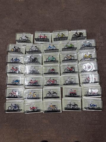 34 Stuks Miniatuur 1:18 Bromfietsen Jaren 80 en 90 beschikbaar voor biedingen