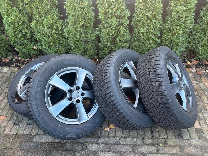Winterbanden + Velgen | Firestone & Dezent | €300, Auto-onderdelen, Banden en Velgen, Banden en Velgen, Winterbanden, 17 inch
