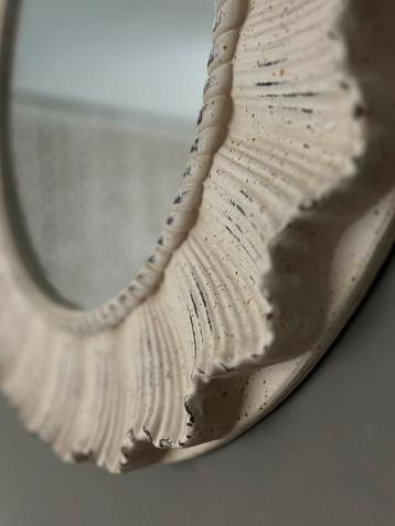 Grote (80 cm) ronde oldlook antiekwash spiegel beschikbaar voor biedingen