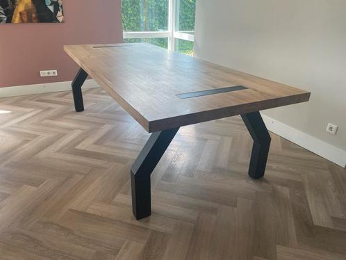 Eikenhouten tafel met metalen poten 260x110cm, Huis en Inrichting, Tafels | Eettafels, Gebruikt, 100 tot 150 cm, 200 cm of meer