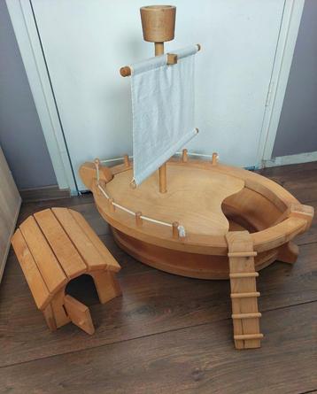 Ostheimer ark | piratenschip met mast stuurhut en trap beschikbaar voor biedingen