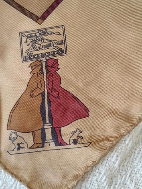 Burberry vintage zijden sjaal zgan - tijdloos, klassiek, Kleding | Dames, Mutsen, Sjaals en Handschoenen, Zo goed als nieuw, Sjaal