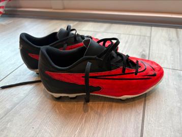 Nike voetbalschoenen – maat 34 beschikbaar voor biedingen