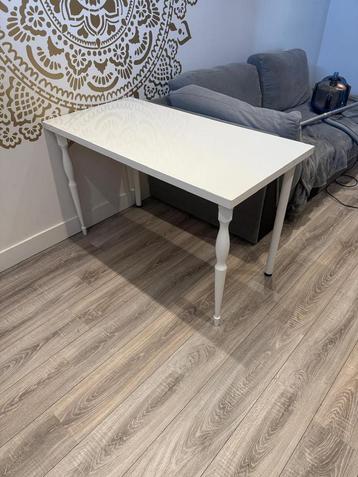 Witte tafel 120x60x76 beschikbaar voor biedingen