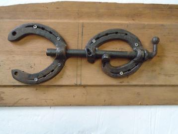 historische deursluitingen ,grendels beschikbaar voor biedingen