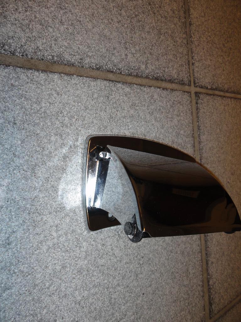 wc-papier/toiletrolhouder met klep - chroom - z.g.a.n., Huis en Inrichting, Ophalen, Minder dan 50 cm, Overige typen, Zo goed als nieuw