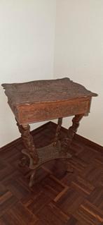 Vintage gesneden indonesische naaitafel., Antiek en Kunst, Ophalen