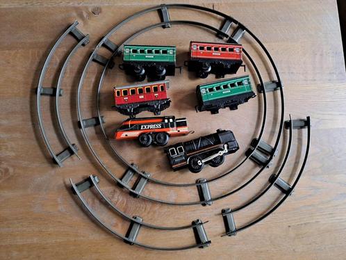 Rails, 2 x locomotief, 4 x wagon, 10-14 cm,blik, oud!, Hobby en Vrije tijd, Modeltreinen | Overige schalen, Gebruikt, Overige typen