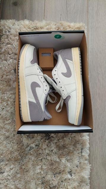 Air Jordan 1 Low 'Atmosphere Grey'  Size 39