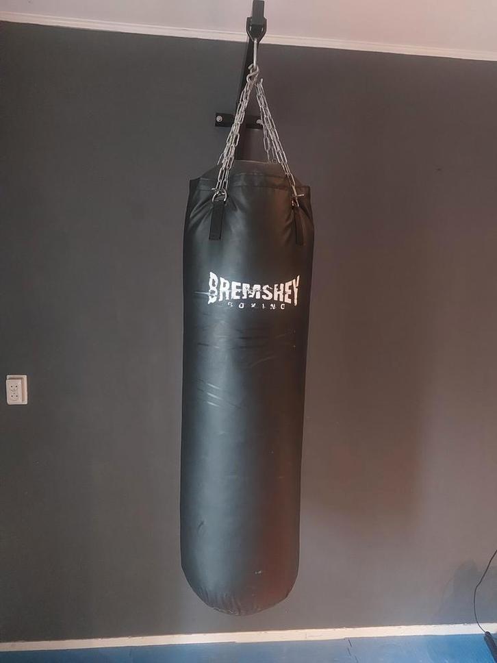 Bremshey Bokszak + Muurbeugel - Stevige Kwaliteit, Sport en Fitness, Boksen, Zo goed als nieuw, Bokszak, Ophalen