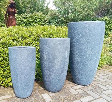 Hele grote fybre clay potten Arizona graphite drie maten. beschikbaar voor biedingen