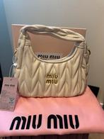 Nieuwe Miu Miu Tas Beige - Compleet!, Sieraden, Tassen en Uiterlijk, Tassen | Damestassen, Ophalen of Verzenden, Nieuw, Beige