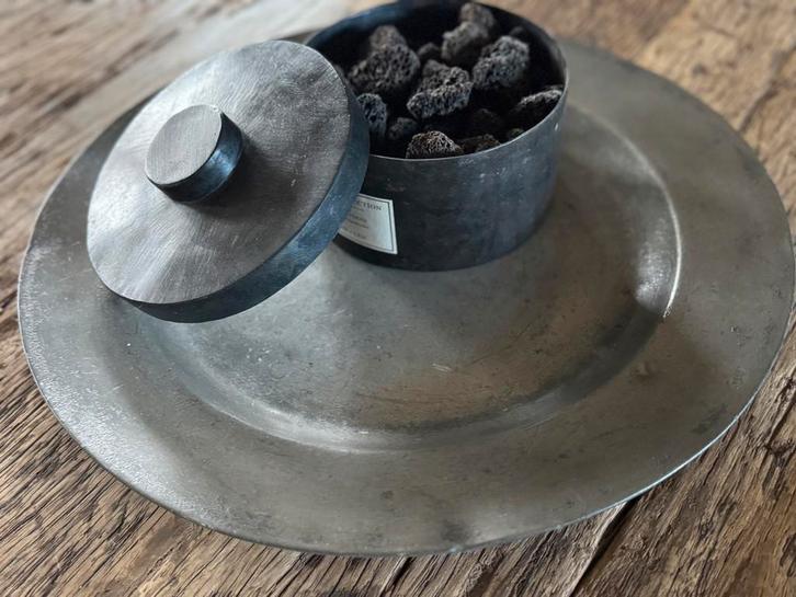 Zeer groot geleefd tinnen bord prachtige patina, Antiek en Kunst, Antiek | Woonaccessoires, Ophalen of Verzenden