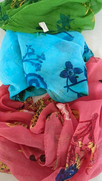 Zijden Pashmina Sjaal met Bloemenprint beschikbaar voor biedingen