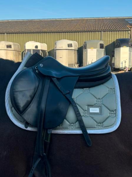 prestige paris springzadel, Dieren en Toebehoren, Paarden en Pony's | Zadels, Zo goed als nieuw, Ophalen of Verzenden