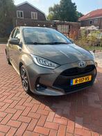 Toyota Yaris 1.5 Hybrid 116pk CVT 2021 Groen, Auto's, Toyota, Zwart, 450 kg, 1490 cc, 48 €/maand
