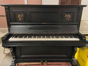 Piano zwart antiek  beschikbaar voor biedingen