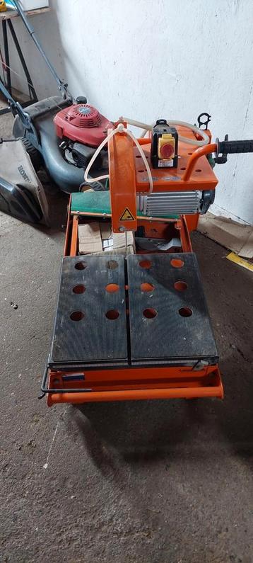 Zaagtafel clipper beschikbaar voor biedingen