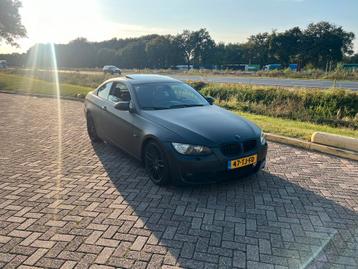 BMW 3-Serie 3.0 I 335 Coupe lagerschaal schade ! beschikbaar voor biedingen