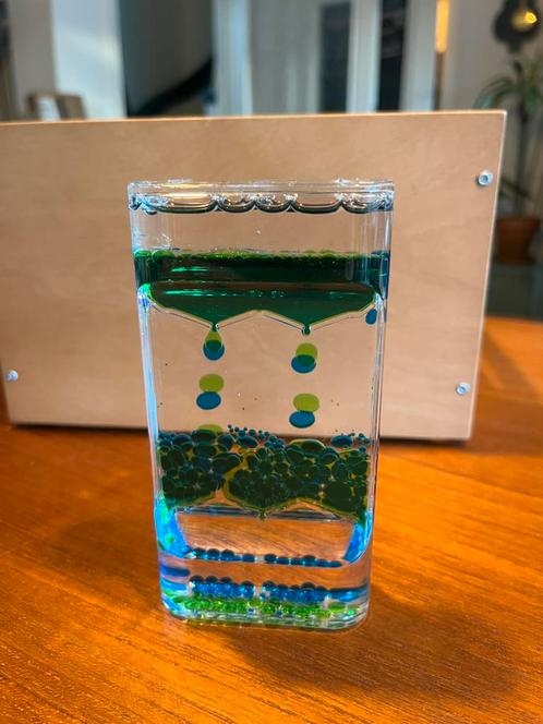 Groen blauw olietimer lava bubbels zandloper | fidget toys, Verzamelen, Speelgoed, Zo goed als nieuw, Ophalen of Verzenden