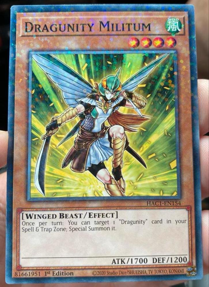 Yu-Gi-Oh! Dragunity Militum HAC1 1st Edition !, Hobby en Vrije tijd, Verzamelkaartspellen | Yu-gi-Oh!, Zo goed als nieuw, Losse kaart