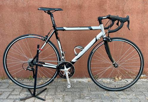 Wilier Escape Competition als nieuw (54), Fietsen en Brommers, Fietsen | Racefietsen, Zo goed als nieuw, Overige merken, Meer dan 20 versnellingen