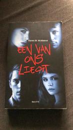 Een van ons liegt - Jeugdthriller, Boeken, Ophalen, Zo goed als nieuw