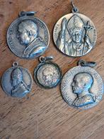 5 hangers paus / Vaticaan, Ophalen of Verzenden, Zo goed als nieuw, Sieraad, Christendom | Katholiek