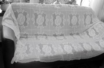 PRACHTIG ROOMWIT GEHAAKT VAN GLANSKATOEN KLEED ROZEN ? beschikbaar voor biedingen