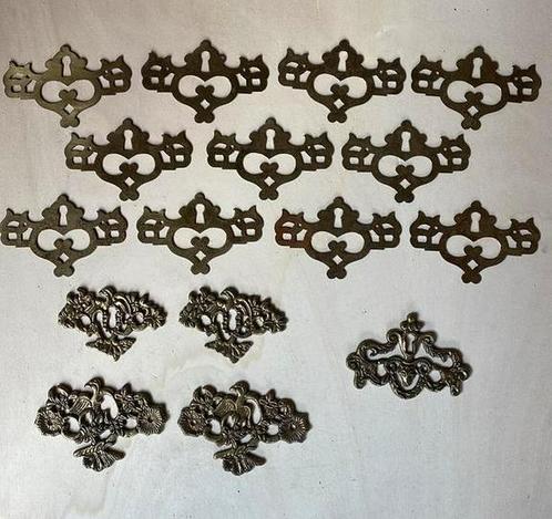 Antiek plat sierbeslag, meubelbeslag slotplaat messing sier, Antiek en Kunst, Antiek | Koper en Brons, Ophalen of Verzenden
