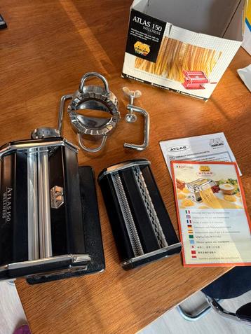Pasta machine atlas 150 zwart beschikbaar voor biedingen
