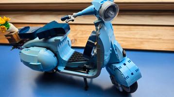 Lego set 10298 Vespa. Geheel compleet.  beschikbaar voor biedingen