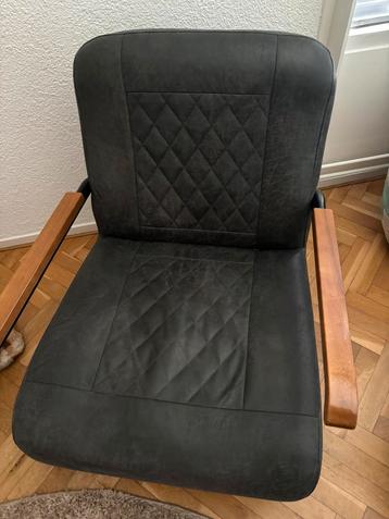 fauteuil stoel grijs 70 % leer. Unieke mooie fauteuil hout beschikbaar voor biedingen