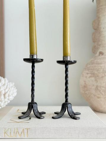Set van 2 Vintage Smeedijzeren Kandelaars beschikbaar voor biedingen