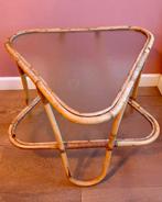 Vintage rotan salontafel bijzettafel gewolkt glas retro, Huis en Inrichting, Tafels | Salontafels, Ophalen, 50 tot 75 cm, Vintage