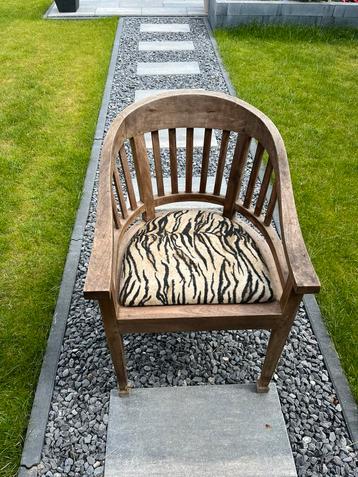 Teak houten tuinstoelen beschikbaar voor biedingen