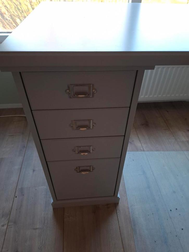 Ikea Vebjorn Bureau 120x60 + Ladenkastje - Lichtgrijs, Huis en Inrichting, Bureaus, Ophalen