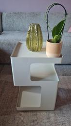 Vintage / Retro-stijl bijzet tafel, zandkleur, NORMAAL €75, Huis en Inrichting, Tafels | Bijzettafels, Minder dan 55 cm, Metaal of Aluminium