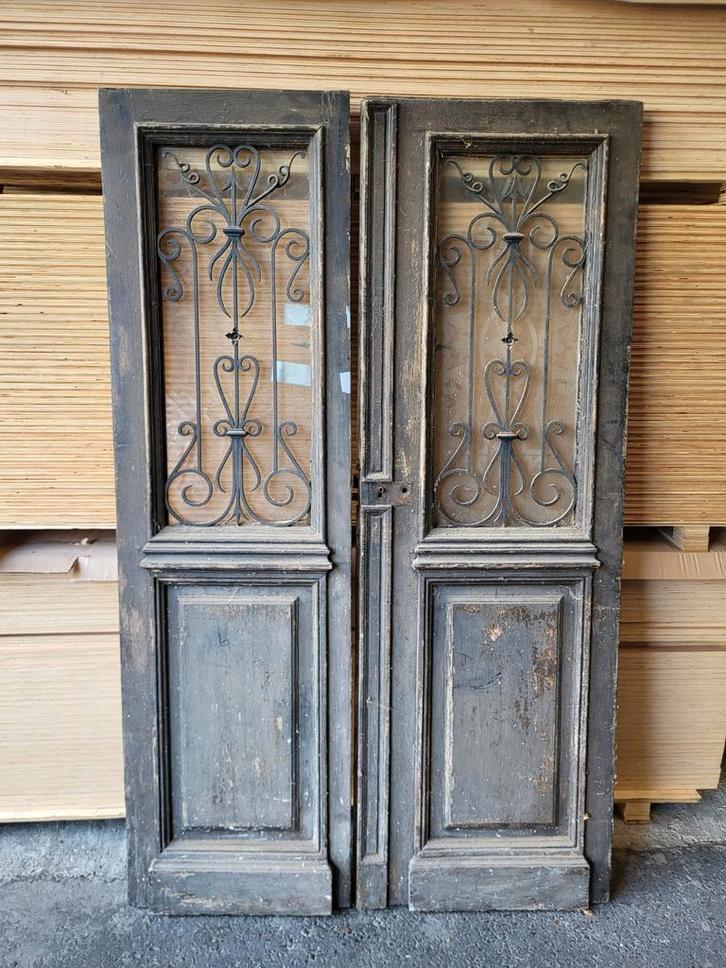 Antieke dubbele voordeuren met Smeedijzer, Antiek en Kunst, Antiek | Meubels | Kasten, Ophalen