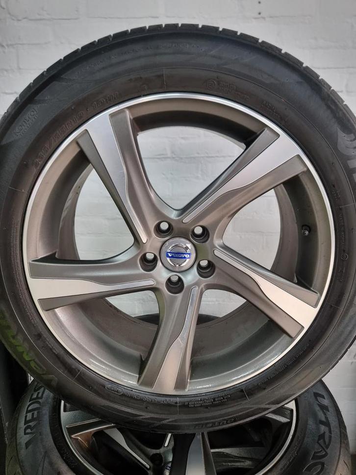 Mooie 19" Volvo XC60 R-Design velgen, 7mm A-merk zomerbanden, Auto-onderdelen, Banden en Velgen, Banden en Velgen, Zomerbanden